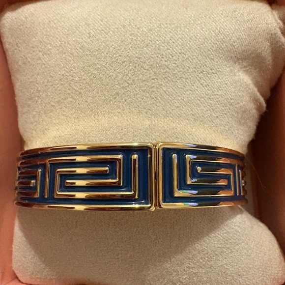 NWT House of Harlow 1960 Navy and Gold Plated Greek  Design Hinge Bangle - Picture 3 of 6